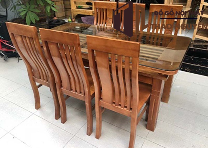bộ bàn ăn khi đặt trong phòng bếp